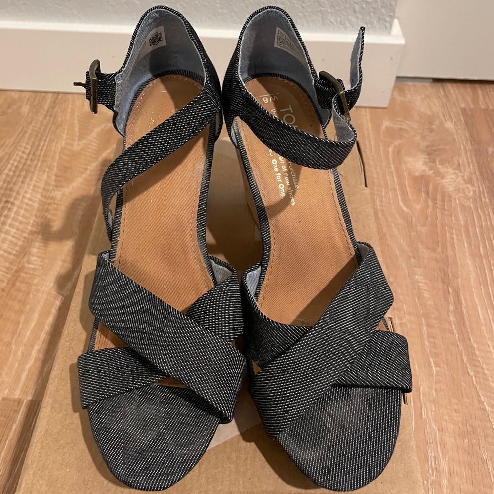 TOMS- Blue Wedges
